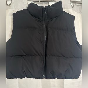 Cropped puffer vest